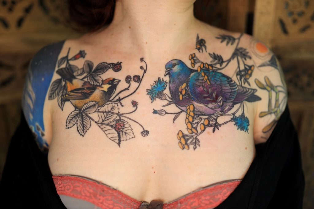 tatuaż ptaki na gałęzi